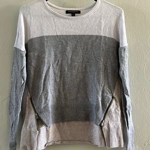 Banana Republic long sleeved crew scooped neck sweater (XXS)